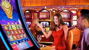 Antarmuka Texas Poker di betonklik dengan kartu pemain dan kartu komunitas